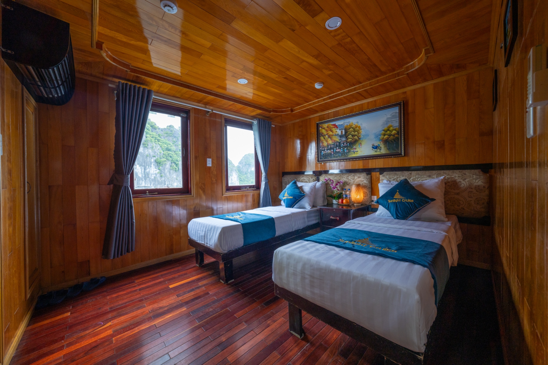 Lan Ha bay 2 Days tour on Boutique cruise  with Viethai village.