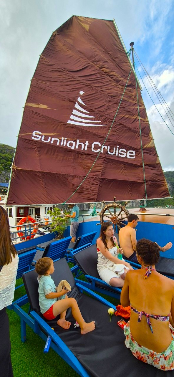 Lan Ha Bay on Boutique  cruise 05 cabin with Viet Hai Village.