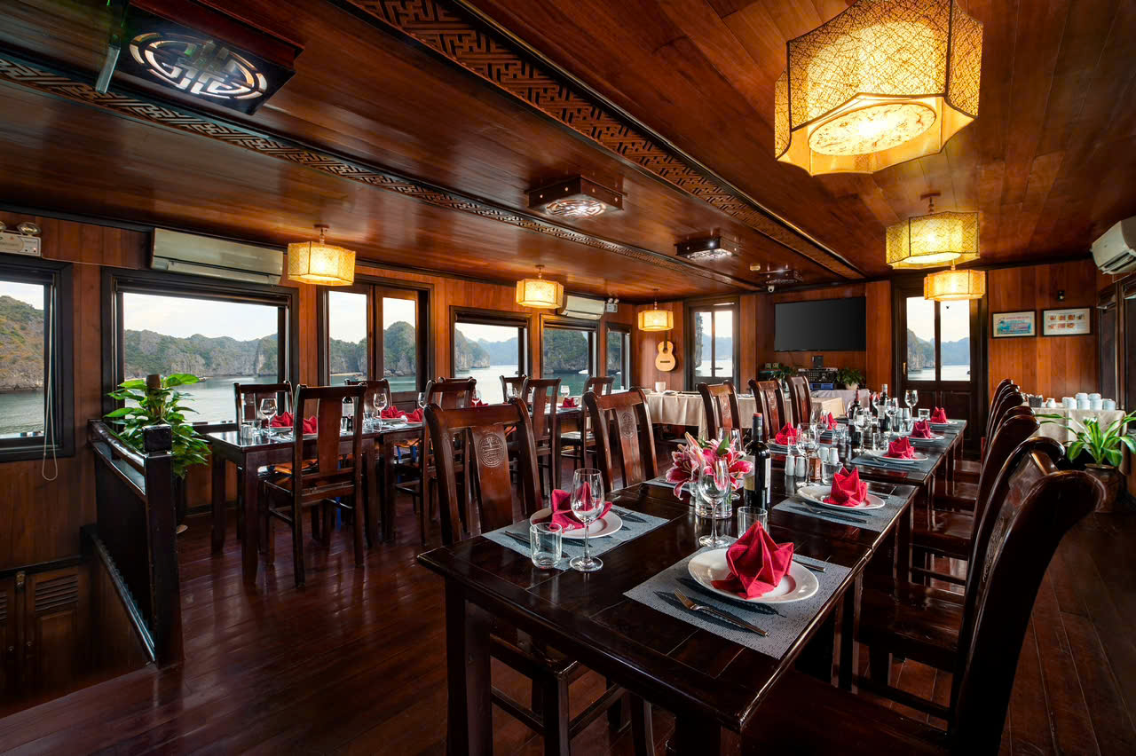 Tour 3 days on Superior cruise and Cat Ba island